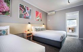 Nightcap At Ferntree Gully Hotel Motel